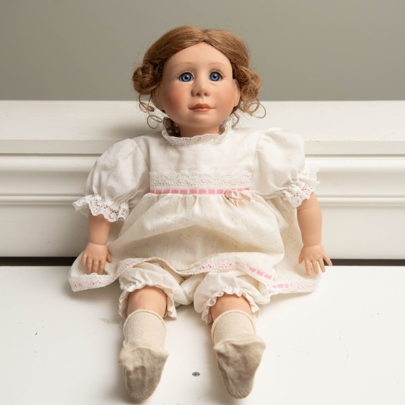 Lee Middleton Original Doll Life-Like Toddler Girl Doll 90s Vintage CottageCore - Picture 2 of 7